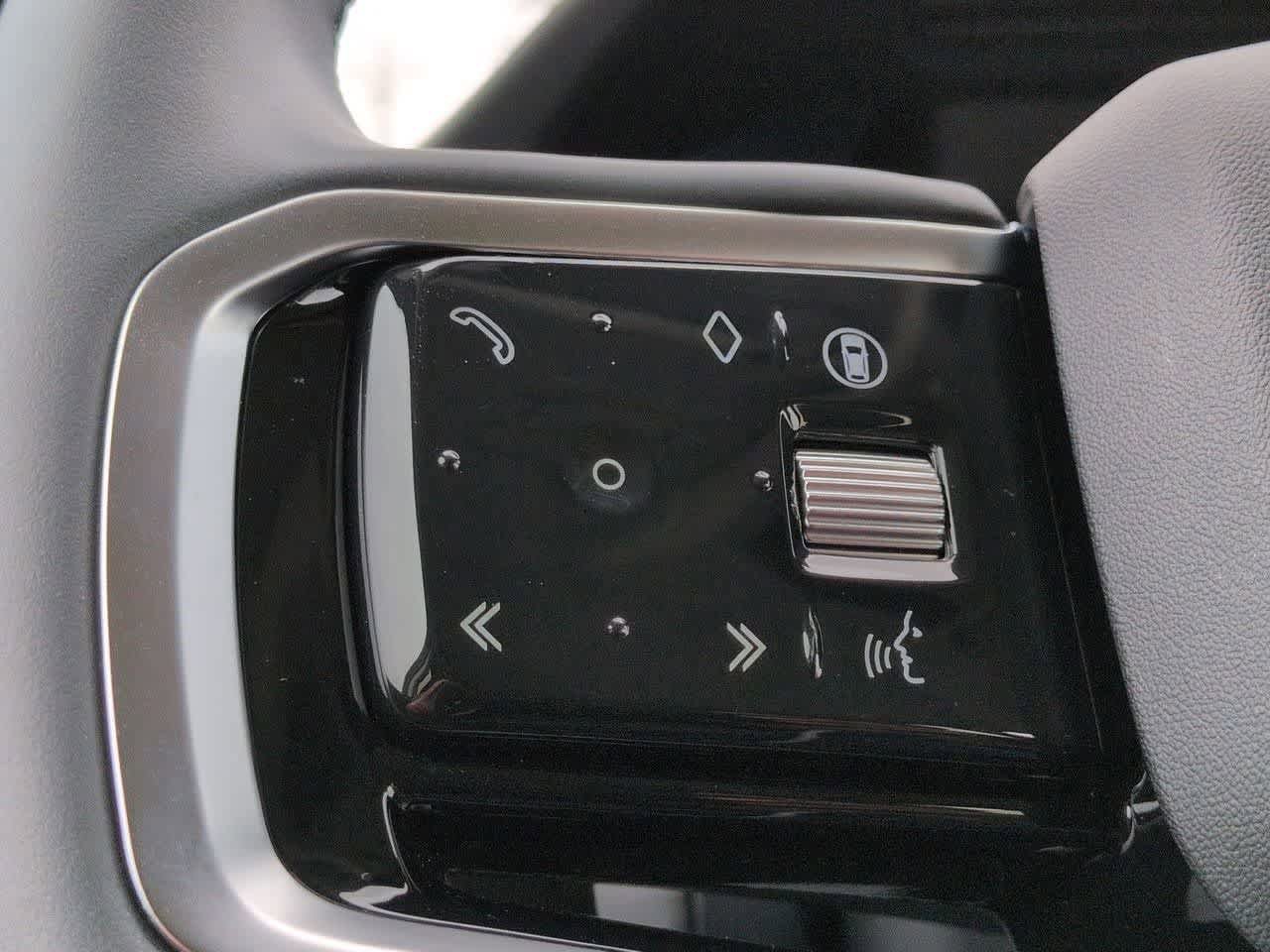 Certified 2025 Land Rover Discovery Sport S image 24