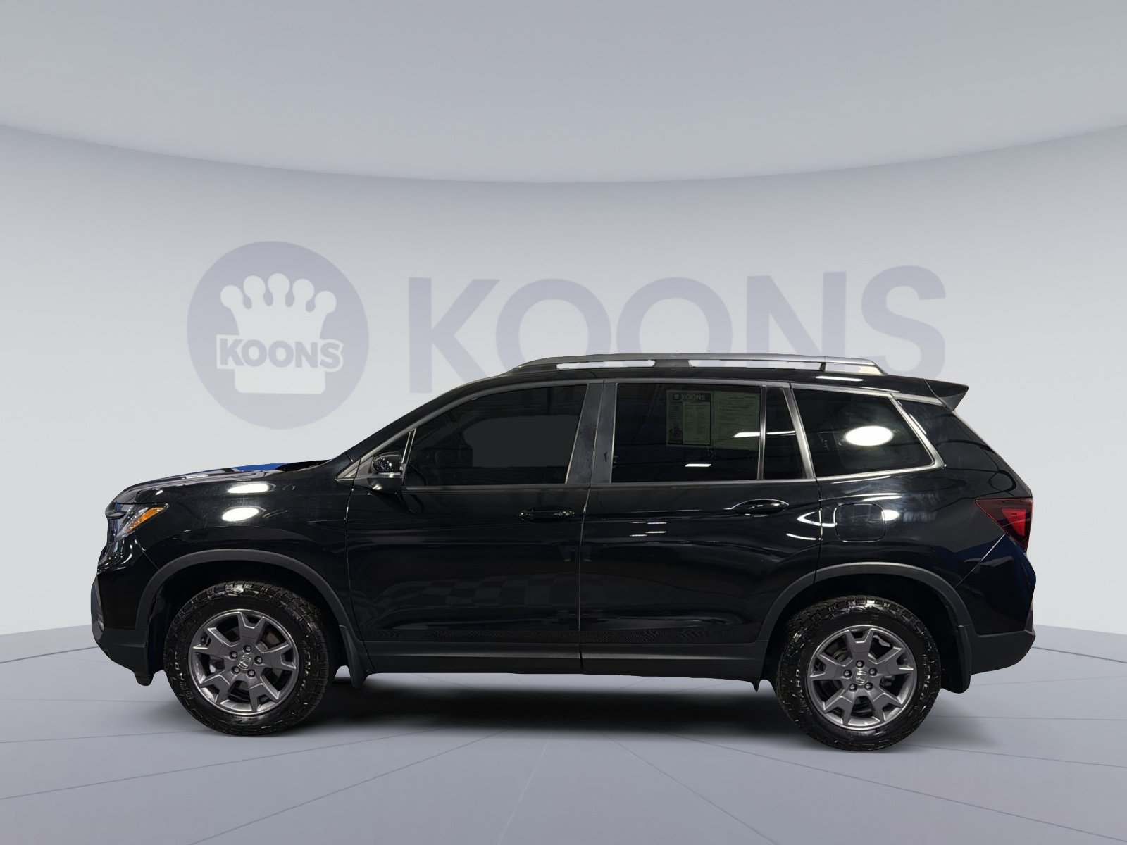 Used 2024 Honda Passport TrailSport image 2