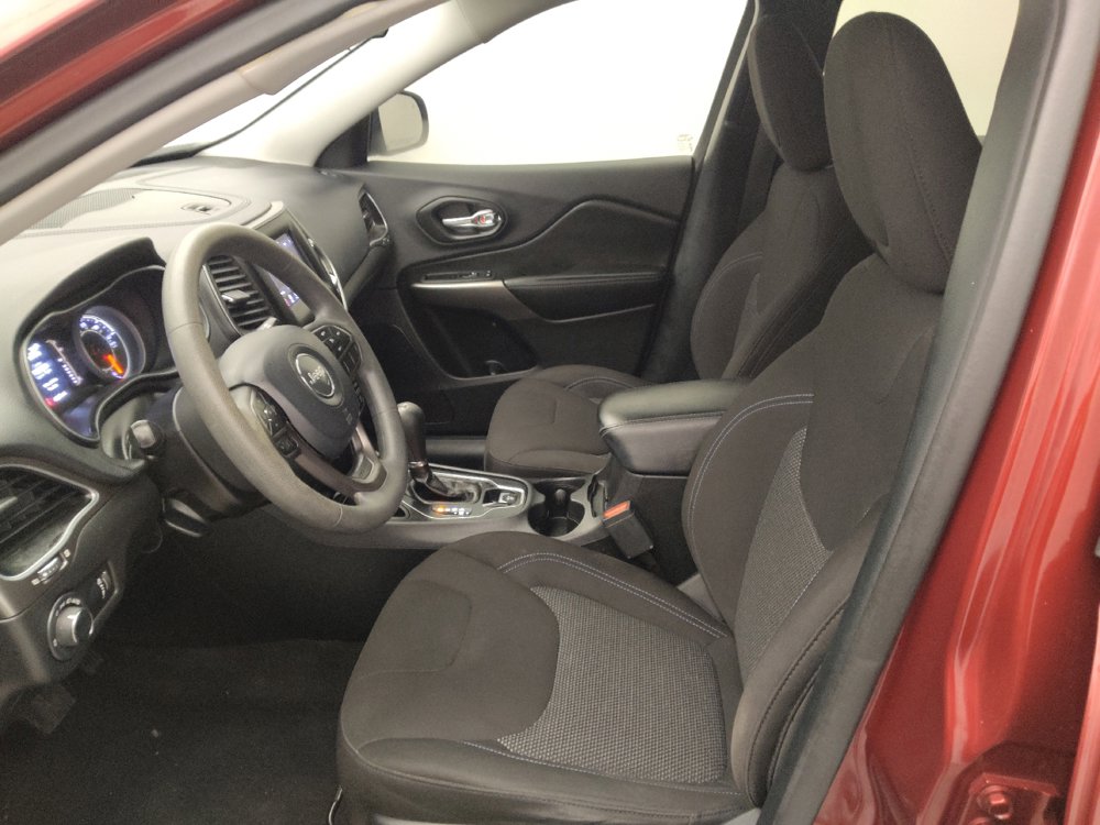 Used 2020 Jeep Cherokee Latitude FWD image 17