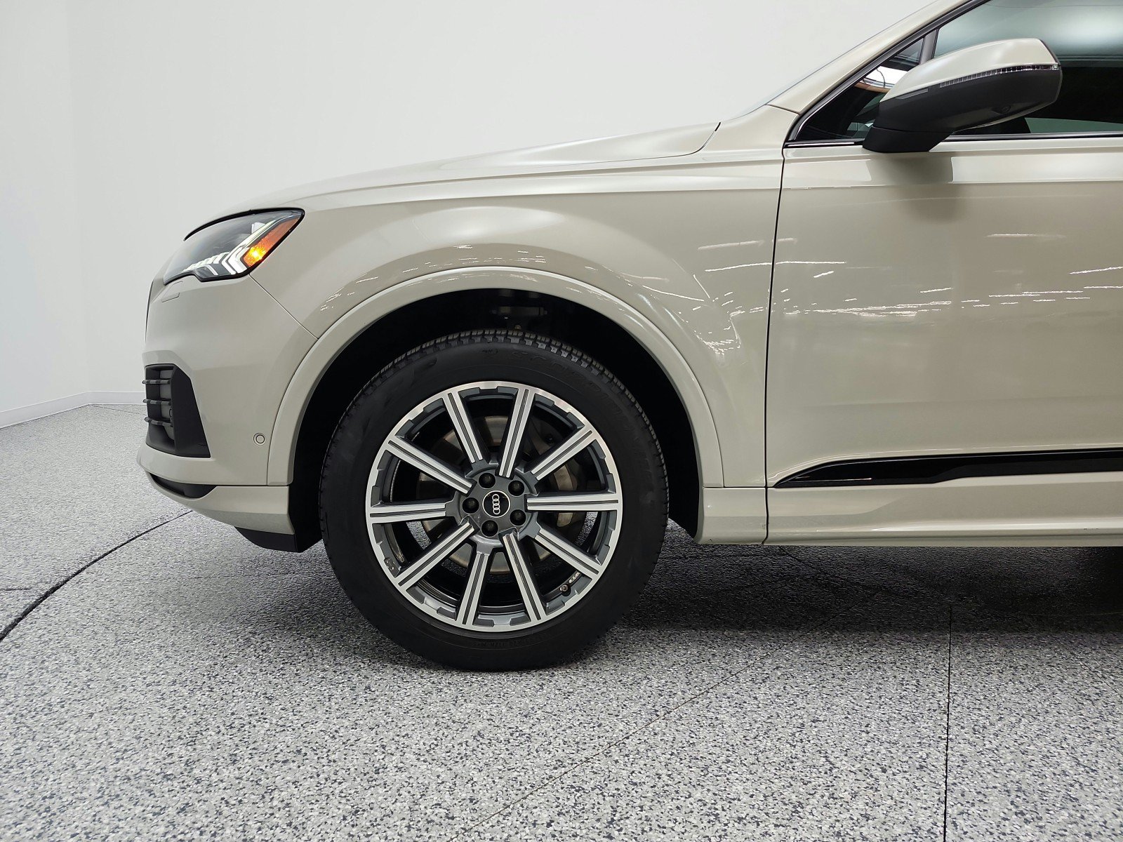 Used 2023 Audi Q7 2.0T Premium Plus w/ Premium Plus Package AWD/4WD image 38