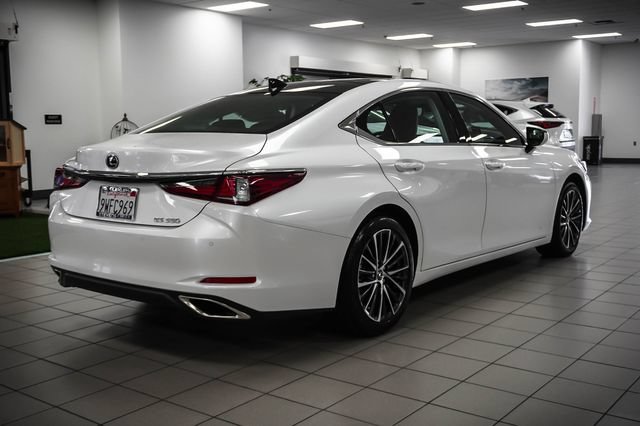 Certified 2025 Lexus ES 350 w/ Premium Package FWD image 6