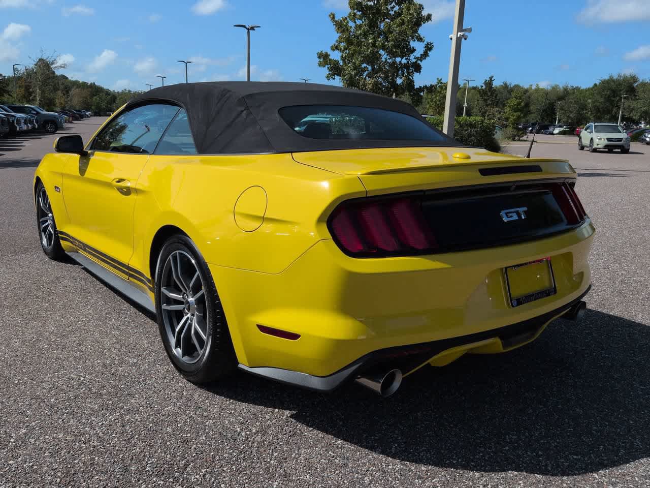 Used 2017 Ford Mustang GT Premium RWD image 4