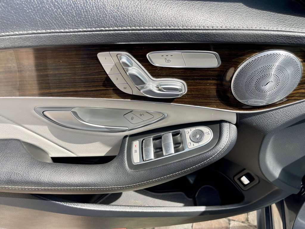 Used 2015 Mercedes-Benz C 400 4MATIC image 26