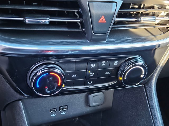 Used 2025 Buick Encore GX Sport Touring w/ Experience Buick Package image 13