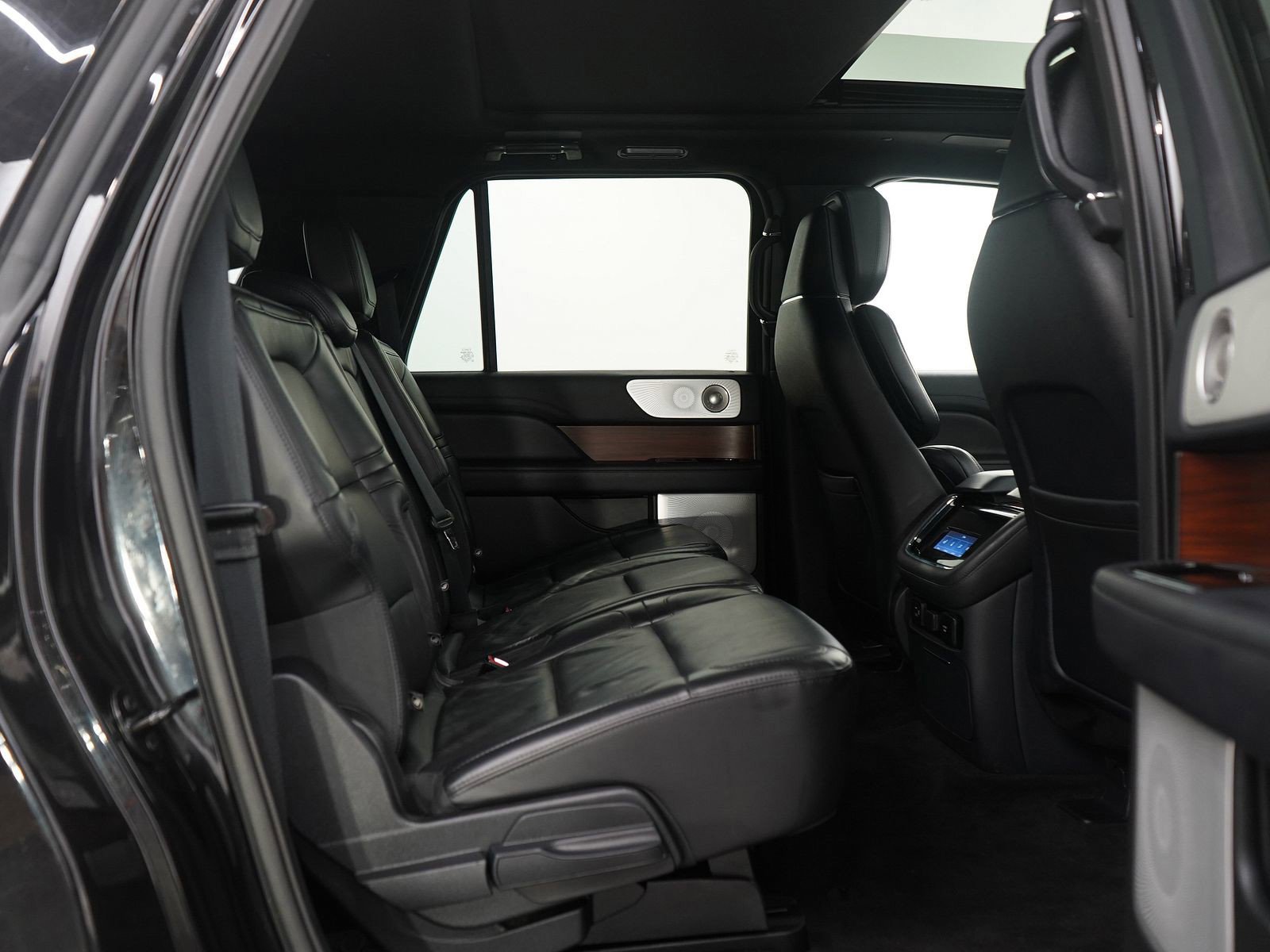 Used 2022 Lincoln Navigator L Reserve w/ Equipment Group 201A image 14