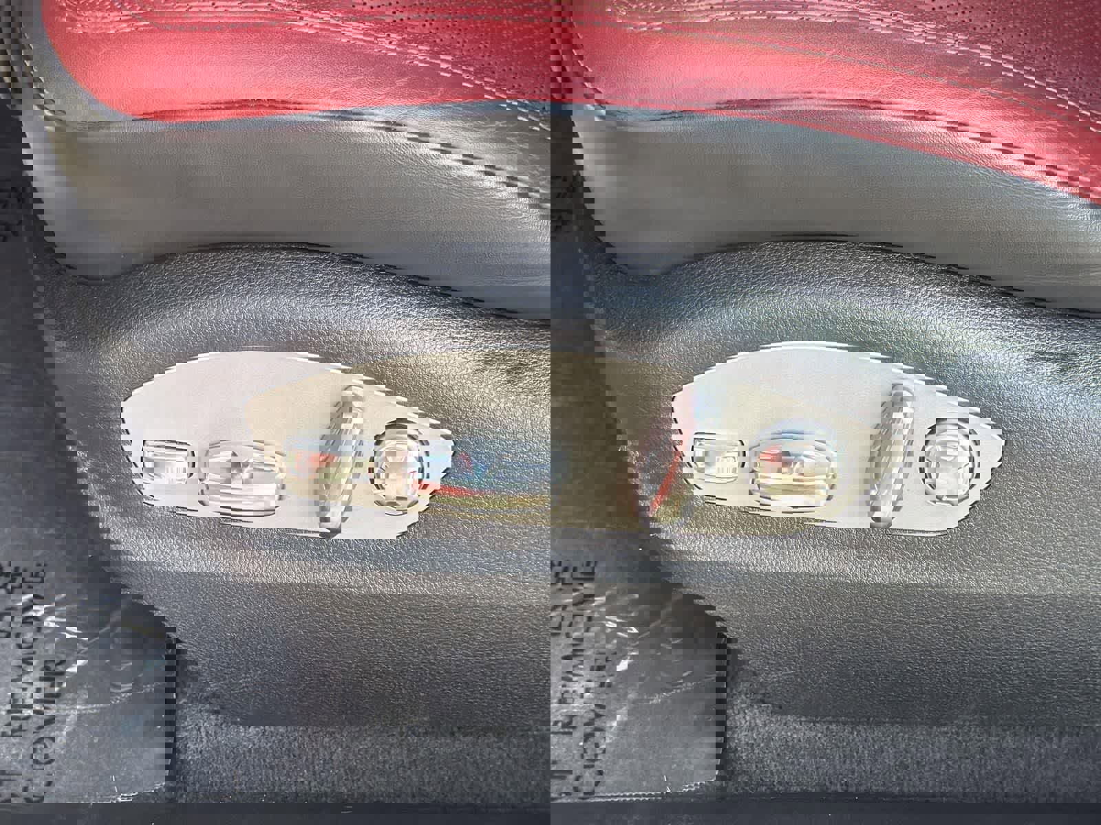 Used 2023 Porsche Macan T image 25