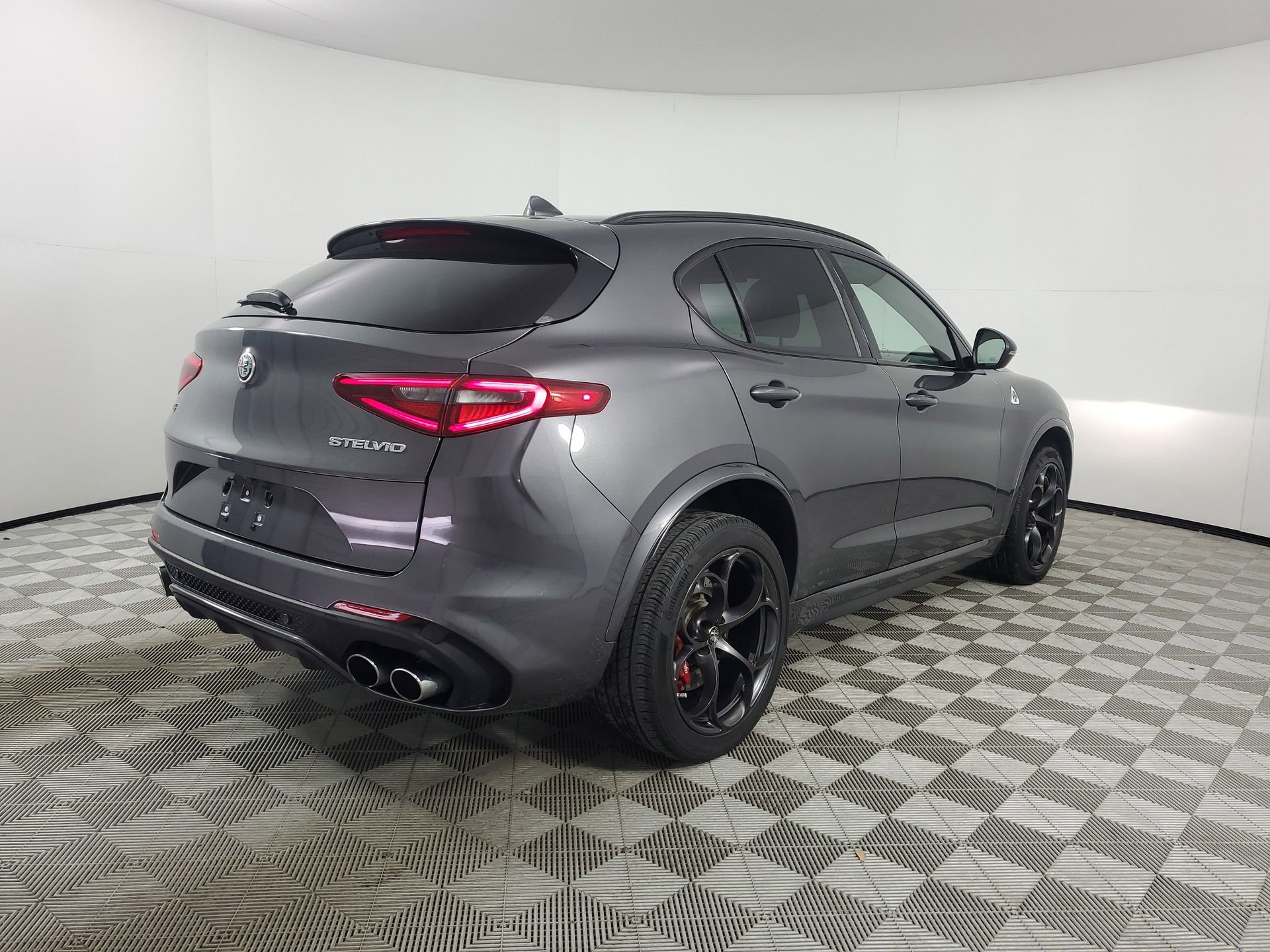 Used 2022 Alfa Romeo Stelvio Quadrifoglio w/ Active Assist Plus Package image 10
