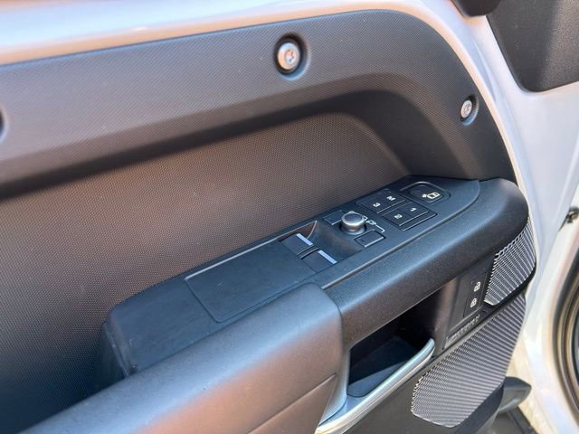 Used 2022 Land Rover Defender 90 V8 image 21