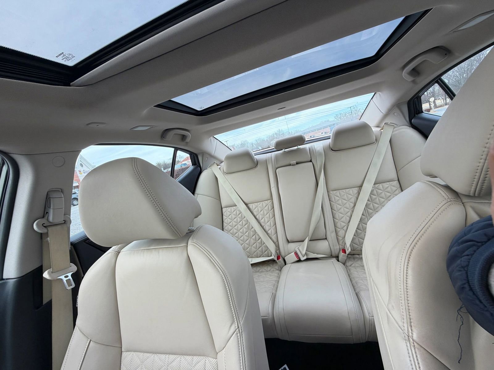 Used 2016 Nissan Maxima Platinum w/ Interior Lighting Package image 19