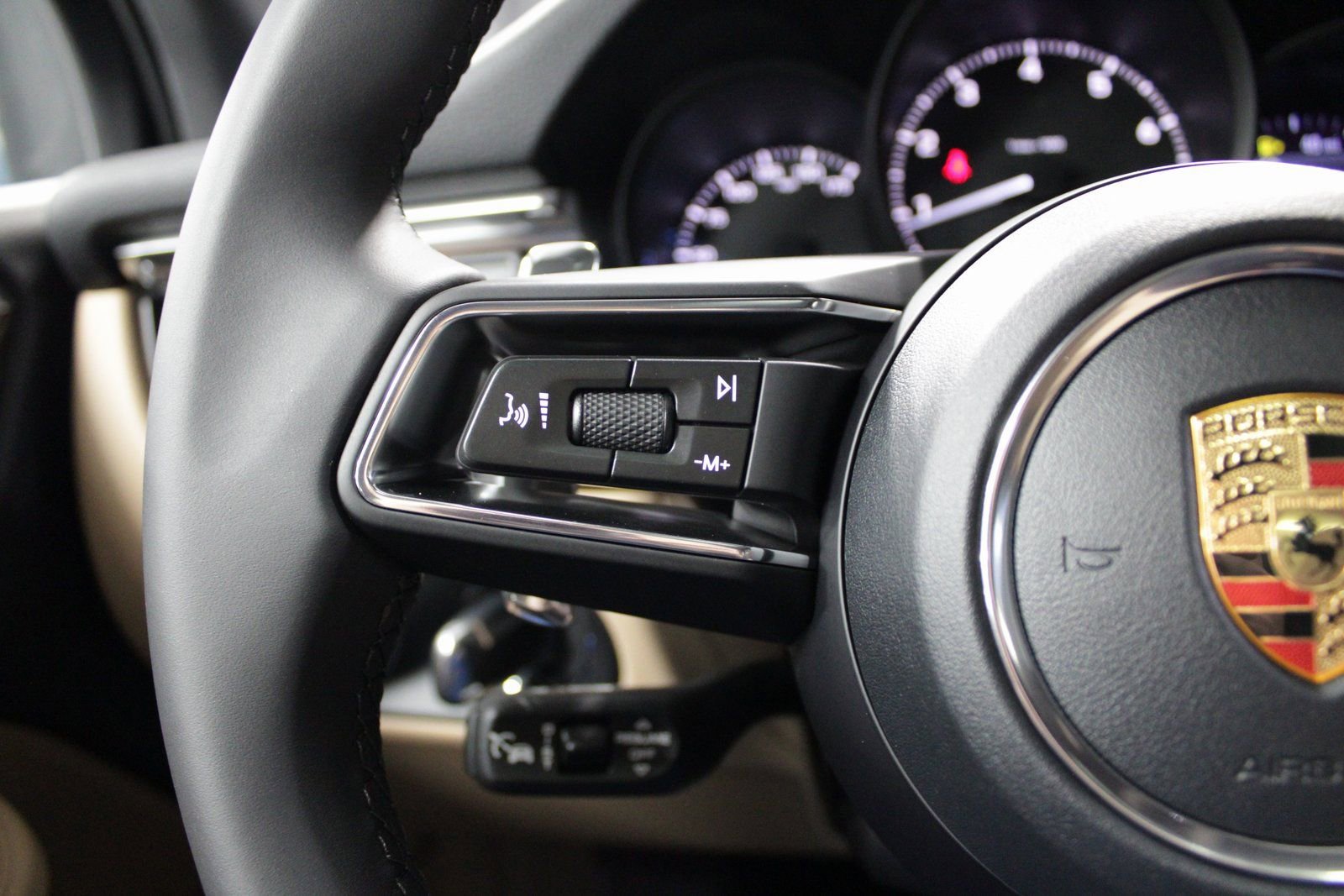 New 2026 Porsche Macan image 28