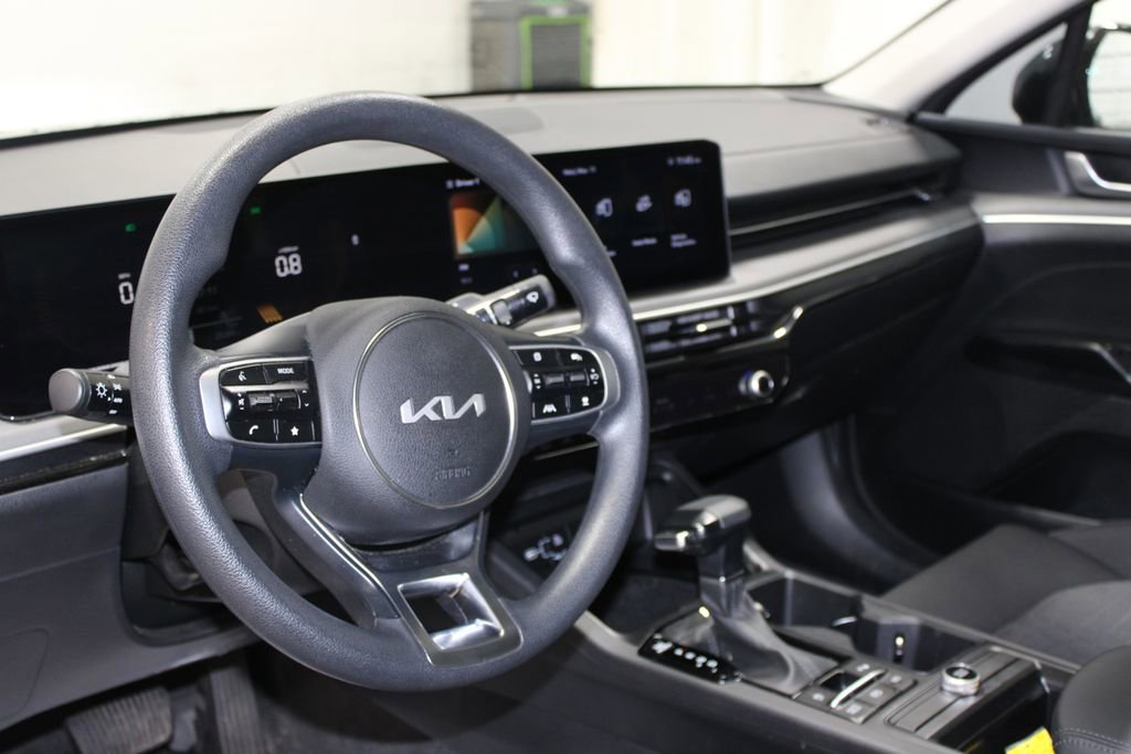 Used 2025 Kia K5 LXS image 16