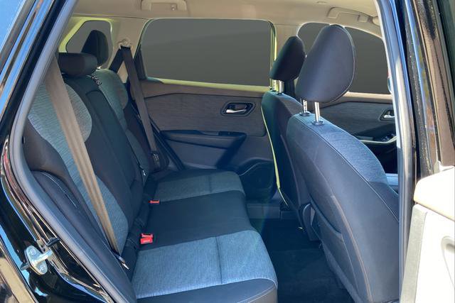 Used 2023 Nissan Rogue SV FWD image 23