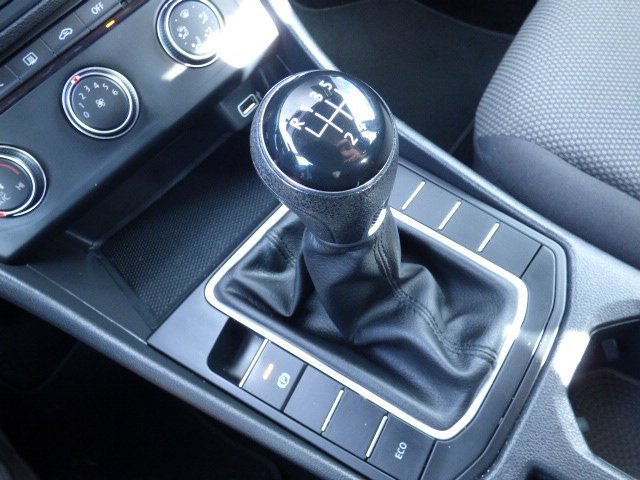 Used 2019 Volkswagen Jetta S image 12