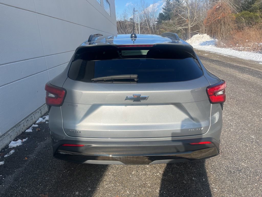 Used 2024 Chevrolet Trax ACTIV w/ Sunroof Package image 9