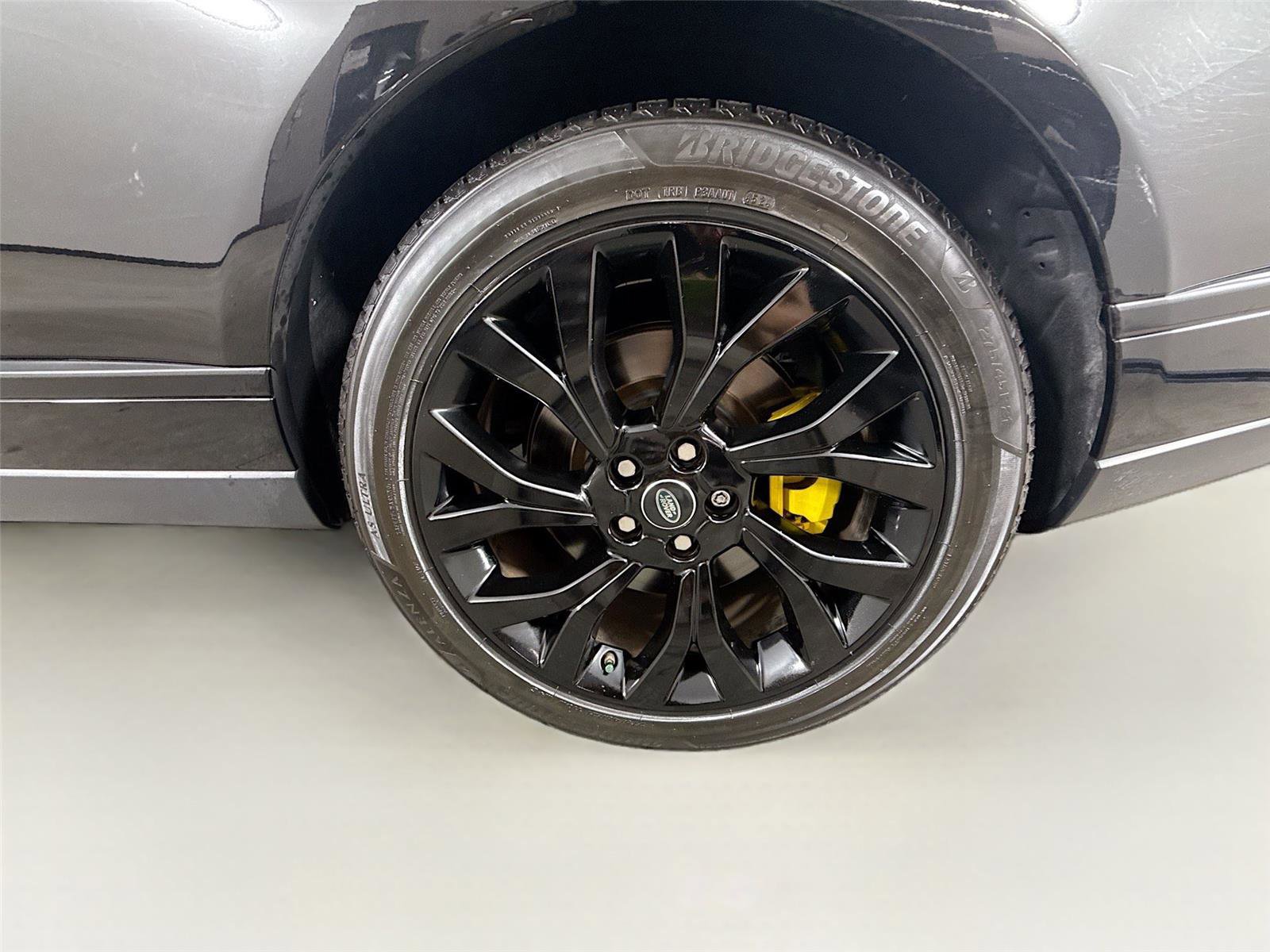Used 2019 Land Rover Range Rover HSE image 13