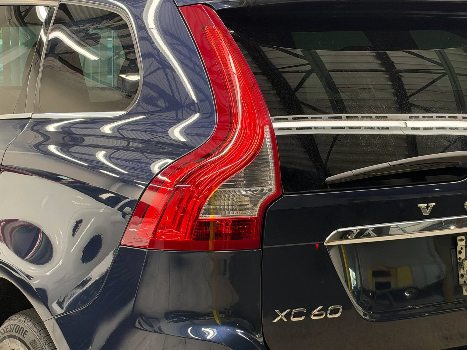Used 2015 Volvo XC60 T6 AWD/4WD image 12
