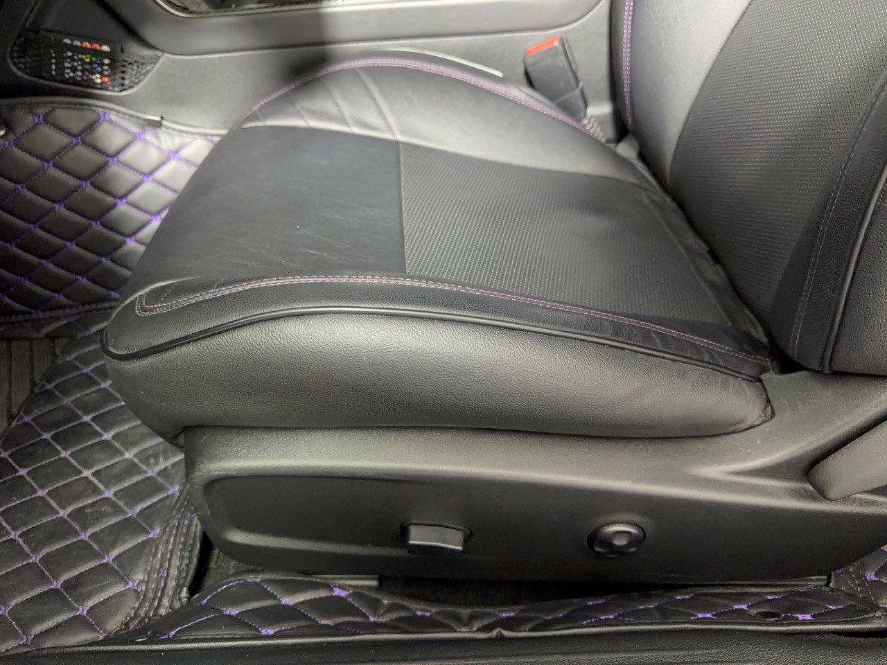 Used 2020 Dodge Challenger R/T Scat Pack RWD image 16