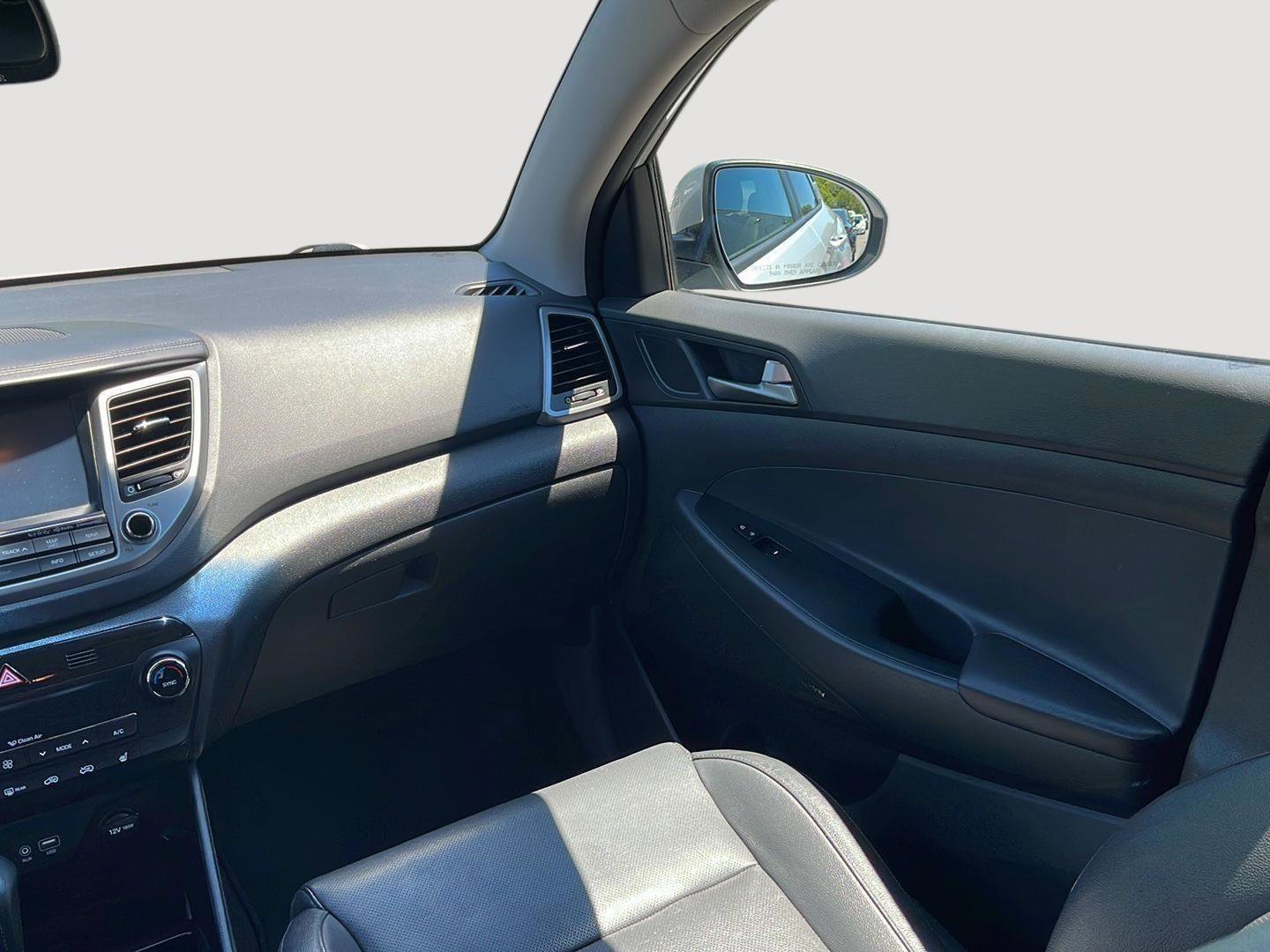 Used 2017 Hyundai Tucson SE Plus AWD/4WD image 16