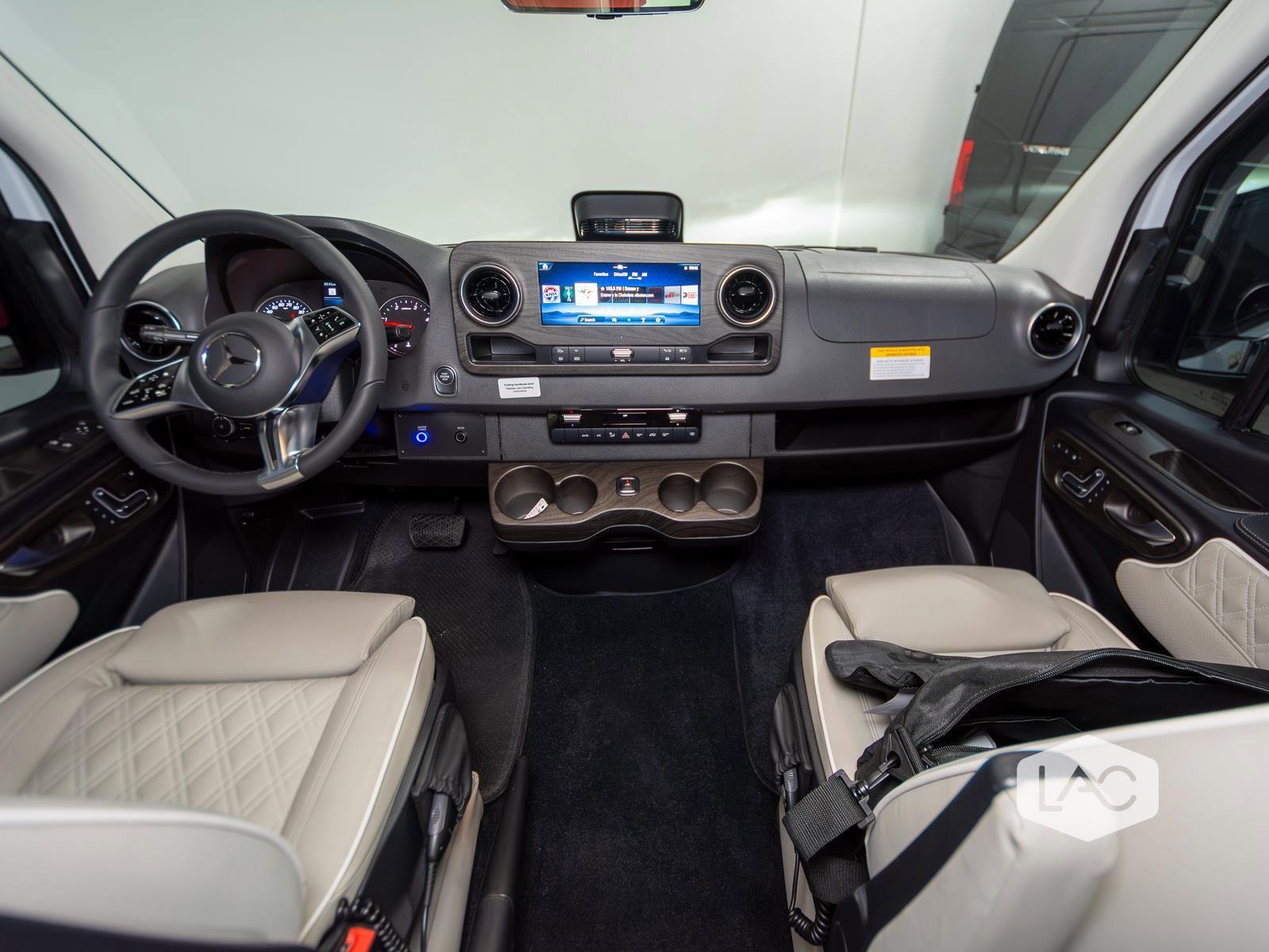 Used 2025 Mercedes-Benz Sprinter 3500 image 24