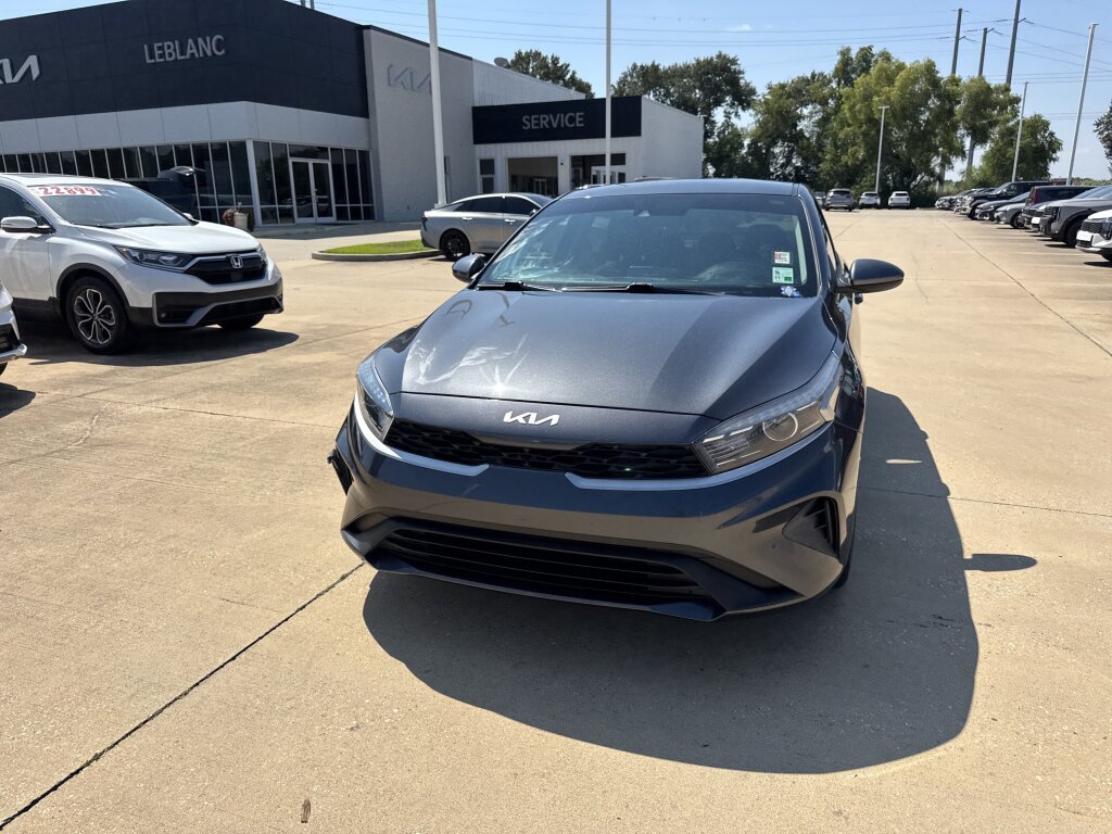 Certified 2022 Kia Forte Sedan FWD image 5