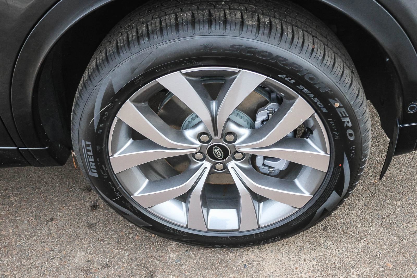 New 2026 Land Rover Discovery Sport Landmark image 14