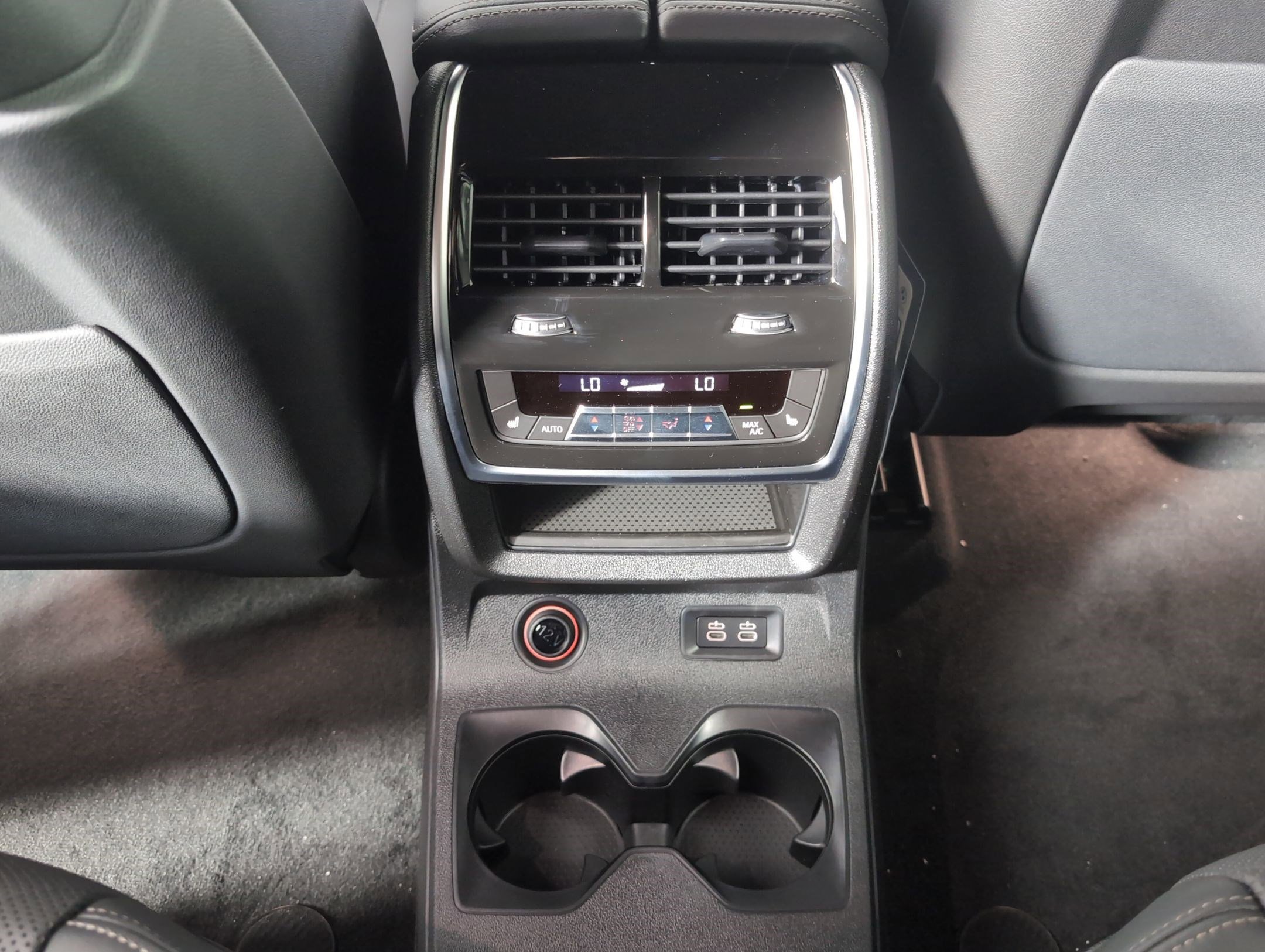 Used 2026 BMW X7 xDrive40i w/ M Sport Package image 29