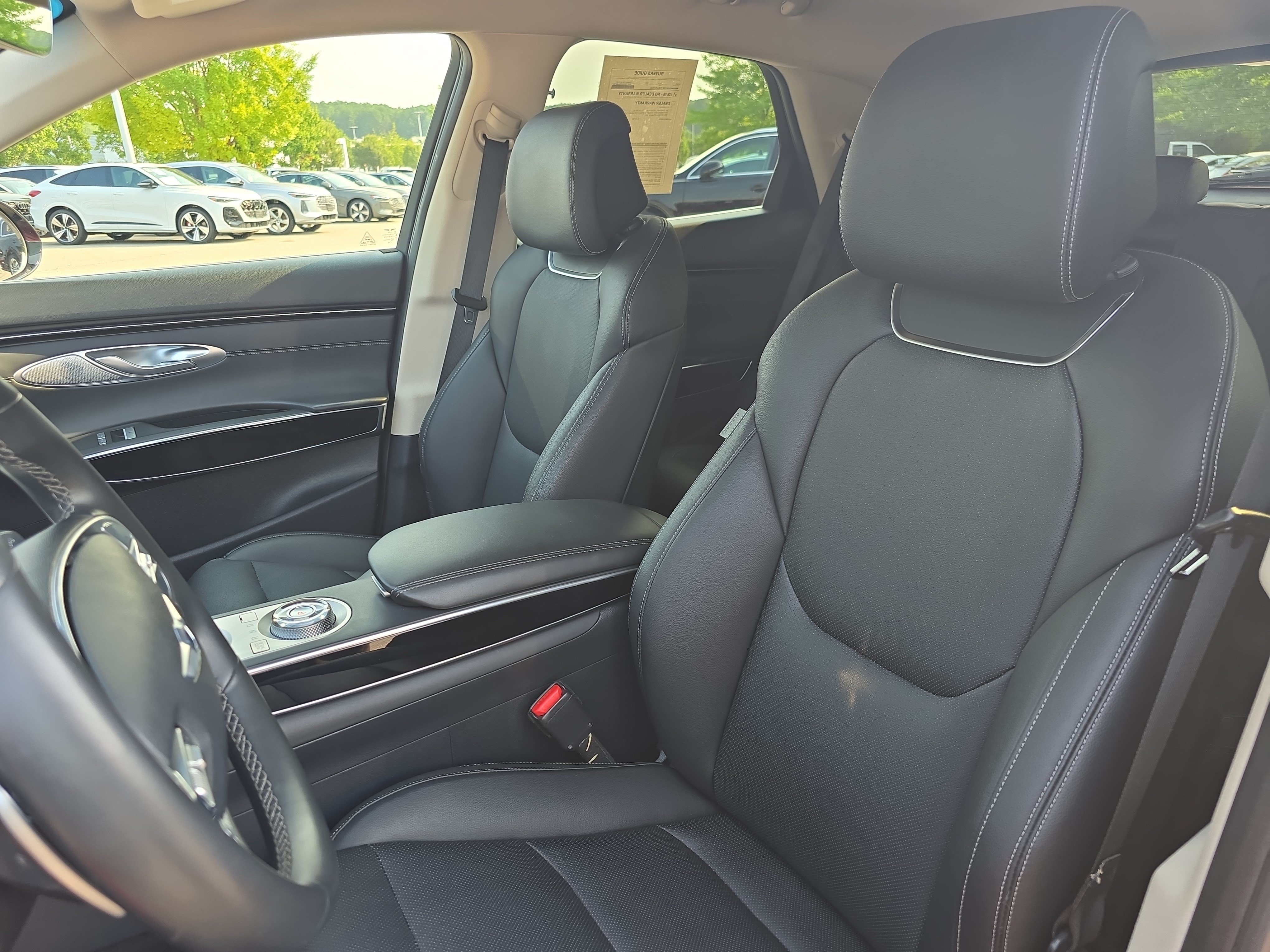 Used 2025 Genesis GV70 2.5T AWD/4WD image 14