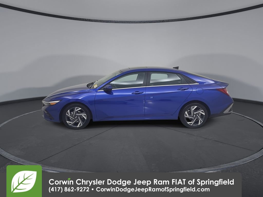 Used 2025 Hyundai Elantra SEL image 9