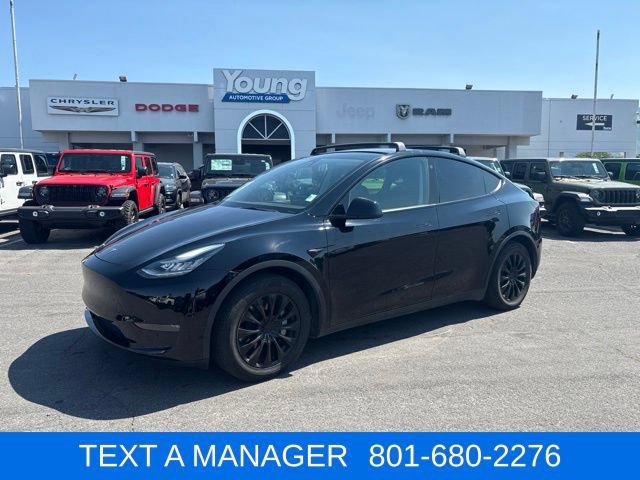 Used 2021 Tesla Model Y Long Range AWD/4WD image 1