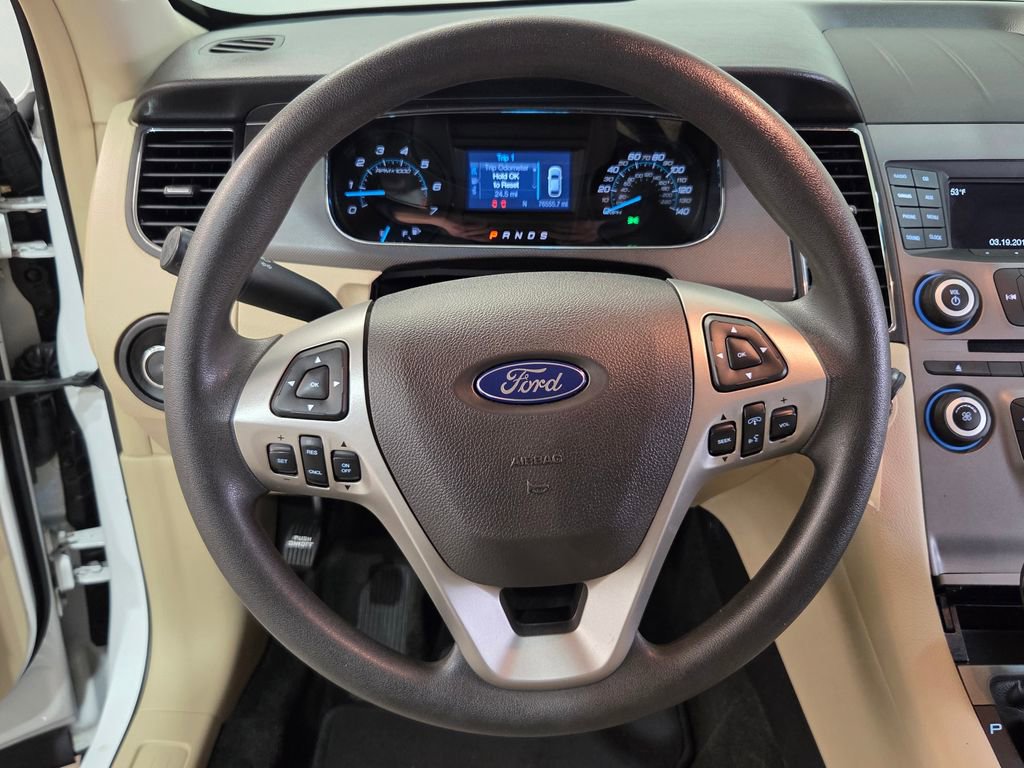 Used 2015 Ford Taurus SE image 21