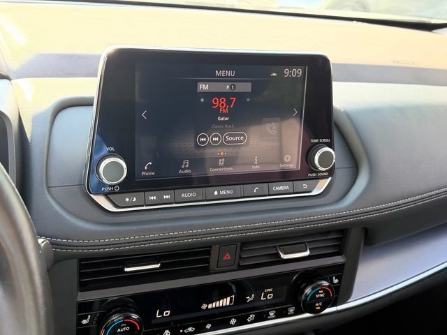 Used 2023 Nissan Rogue SV w/ SV Premium B Package FWD image 22