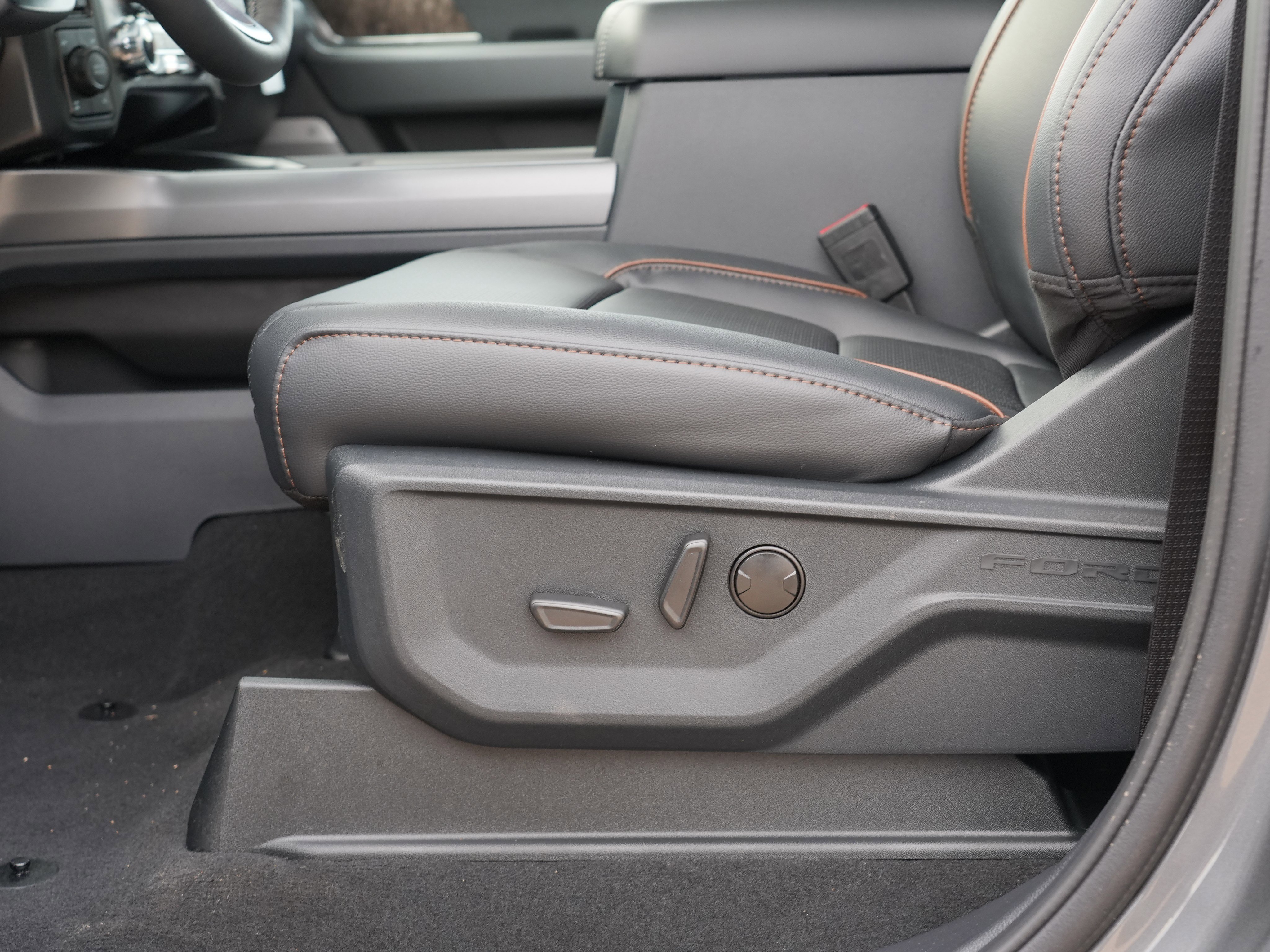 New 2026 Ford F350 Lariat w/ Lariat Ultimate Package image 18