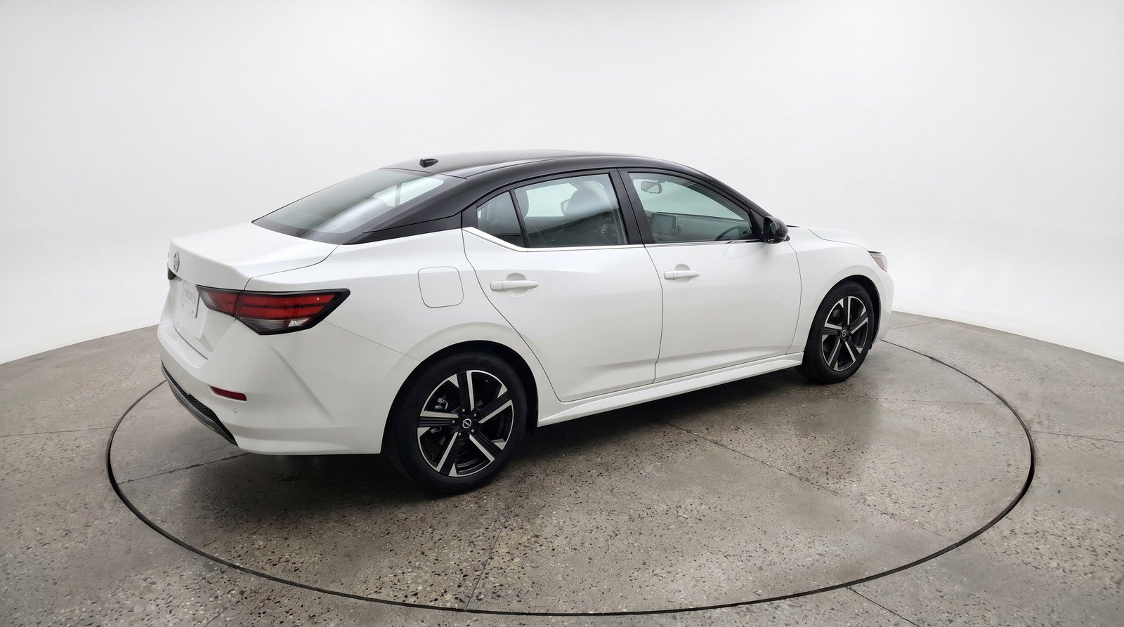 Used 2025 Nissan Sentra SV FWD image 9