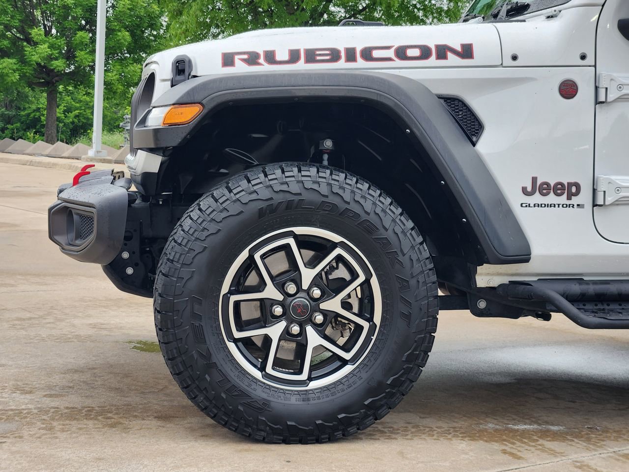 Used 2024 Jeep Gladiator Rubicon AWD/4WD image 8