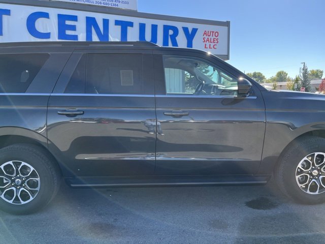 Used 2023 Ford Expedition Max XLT image 15