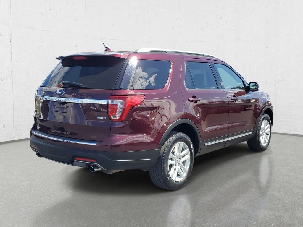 Used 2018 Ford Explorer XLT w/ Equipment Group 202A AWD/4WD image 7
