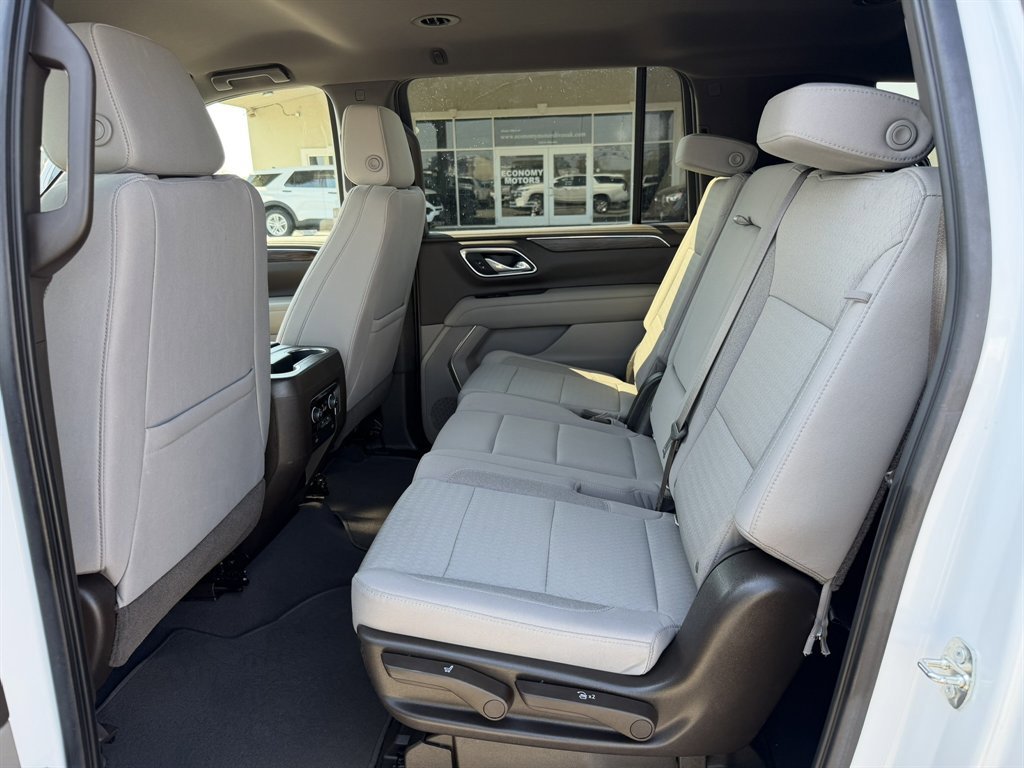 Used 2021 Chevrolet Suburban LS image 9