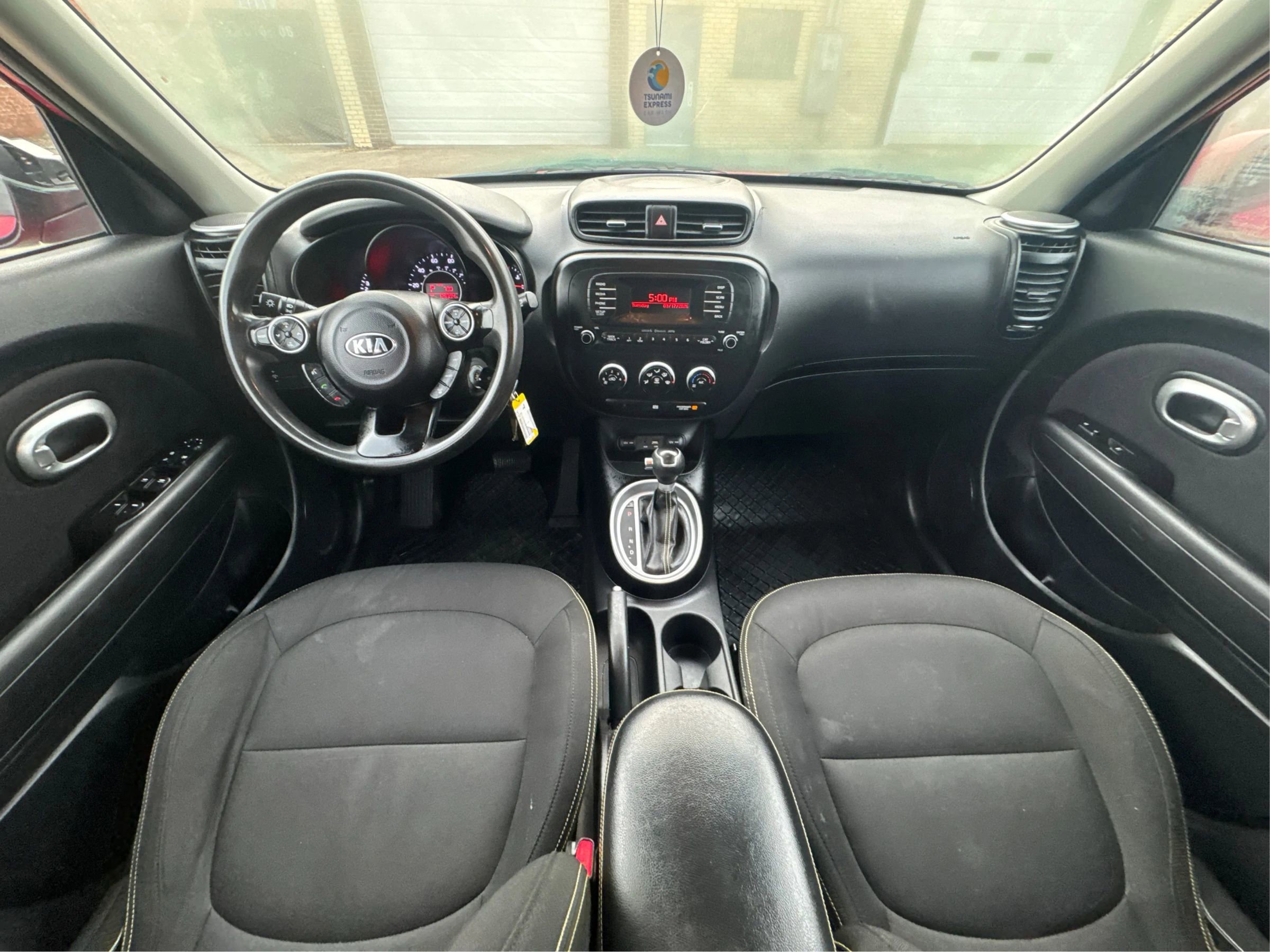 Used 2015 Kia Soul + image 25