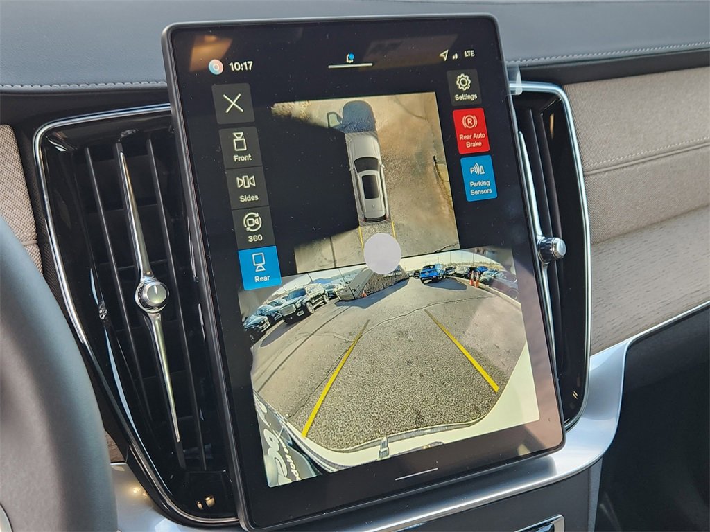 New 2026 Volvo XC90 B6 Plus w/ Protection Package Premier image 13