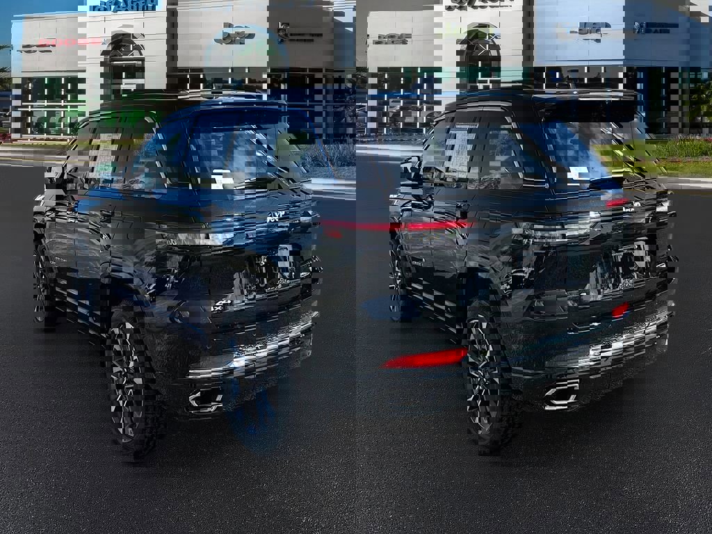 New 2025 Jeep Grand Cherokee Overland w/ Luxury Tech Group IV image 4