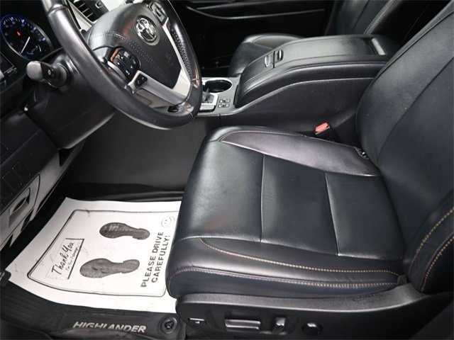 Used 2019 Toyota Highlander XLE image 15
