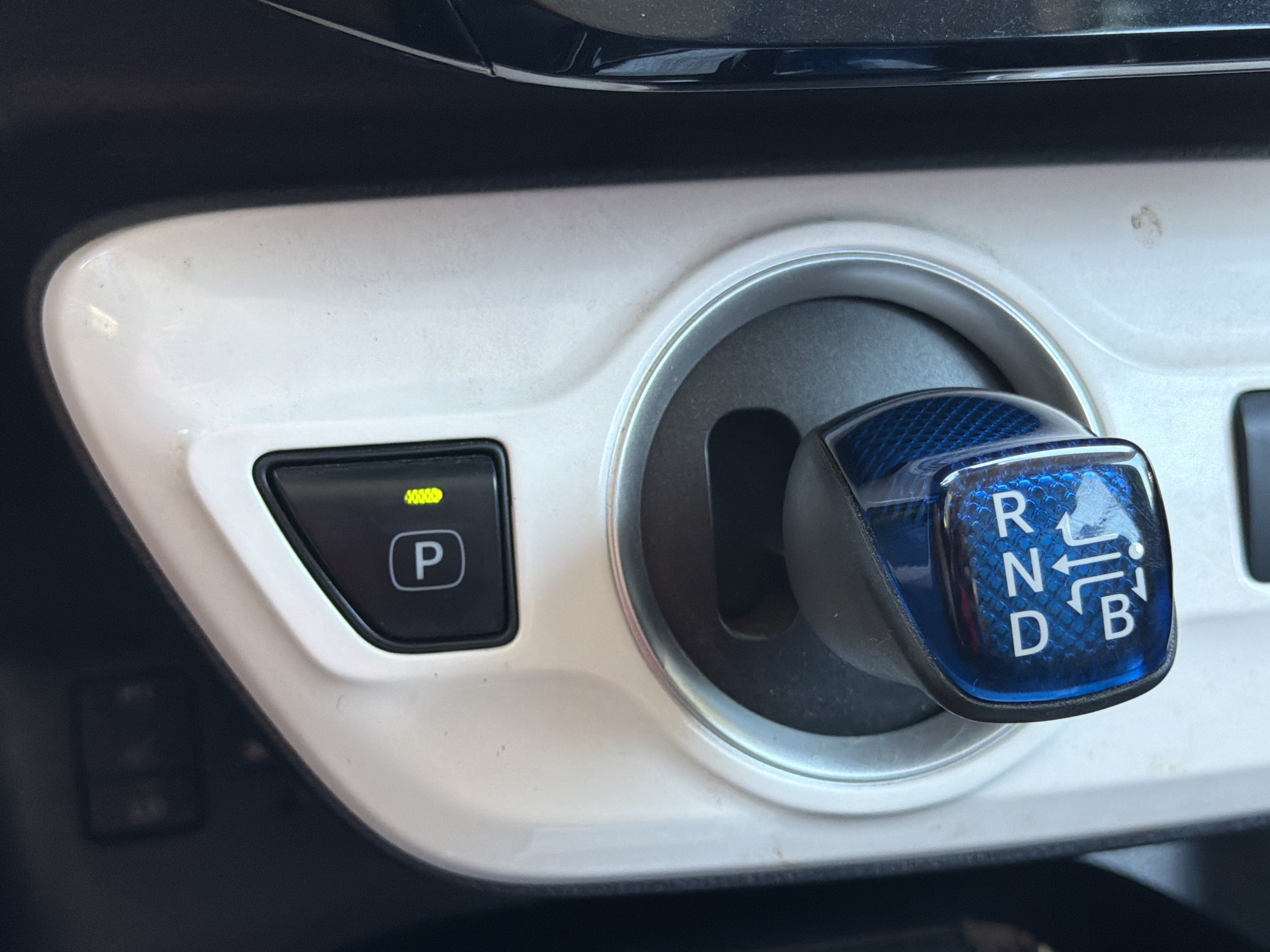 Used 2017 Toyota Prius Prime Premium FWD image 8