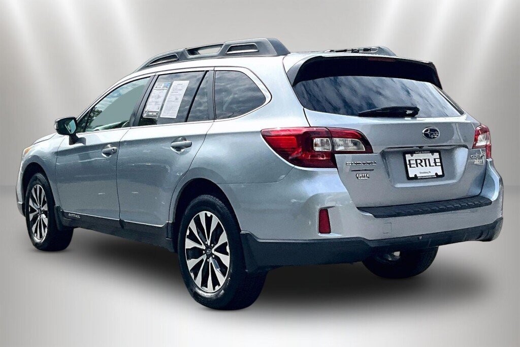 Used 2015 Subaru Outback 2.5i Limited AWD/4WD image 4