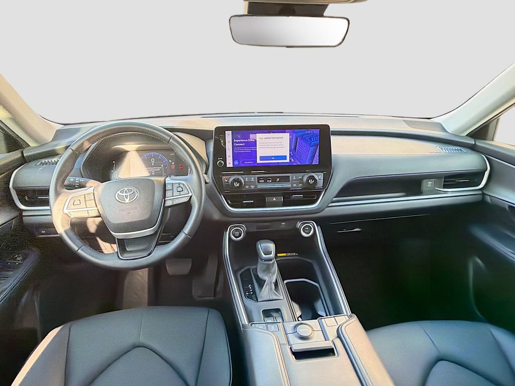 Used 2025 Toyota Grand Highlander FWD image 16