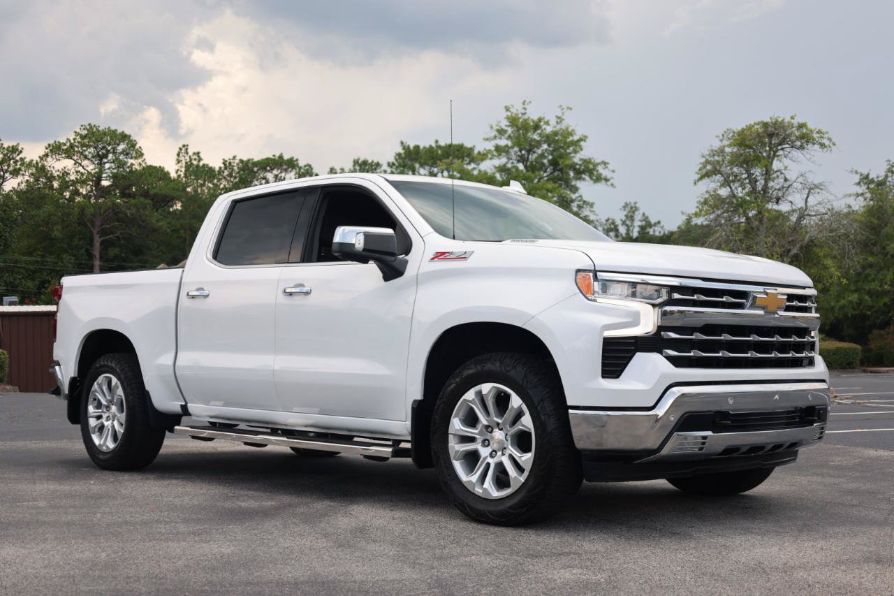 Used 2024 Chevrolet Silverado 1500 LTZ w/ LTZ Premium Package AWD/4WD image 7