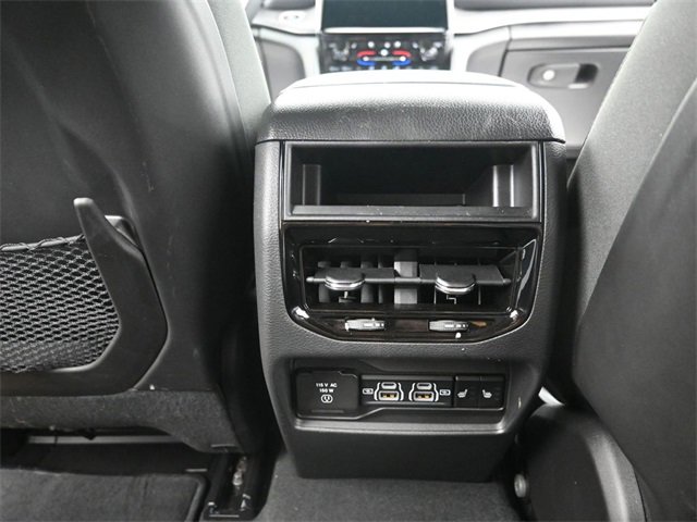 Used 2025 Jeep Grand Cherokee Limited w/ Luxury Tech Group II image 26