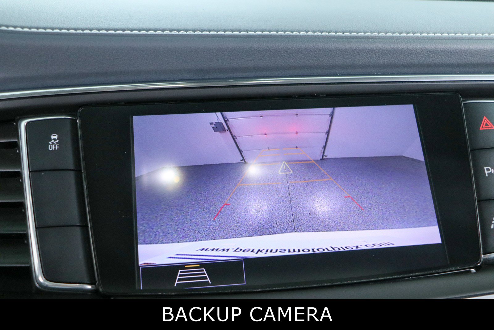 Used 2020 Buick Enclave Premium w/ Sun and Sites Package FWD image 19