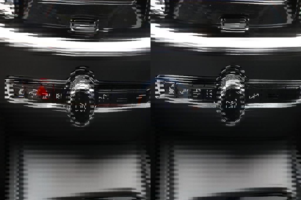 Used 2025 Volvo S60 B5 Core image 27