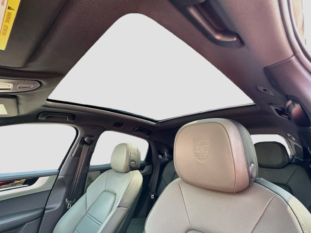 New 2026 Porsche Cayenne Coupe AWD/4WD image 13