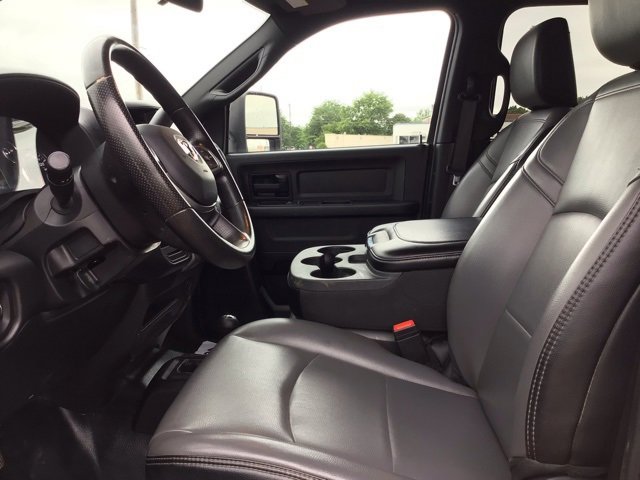 Used 2024 RAM 3500 Tradesman w/ Chrome Appearance Group image 11